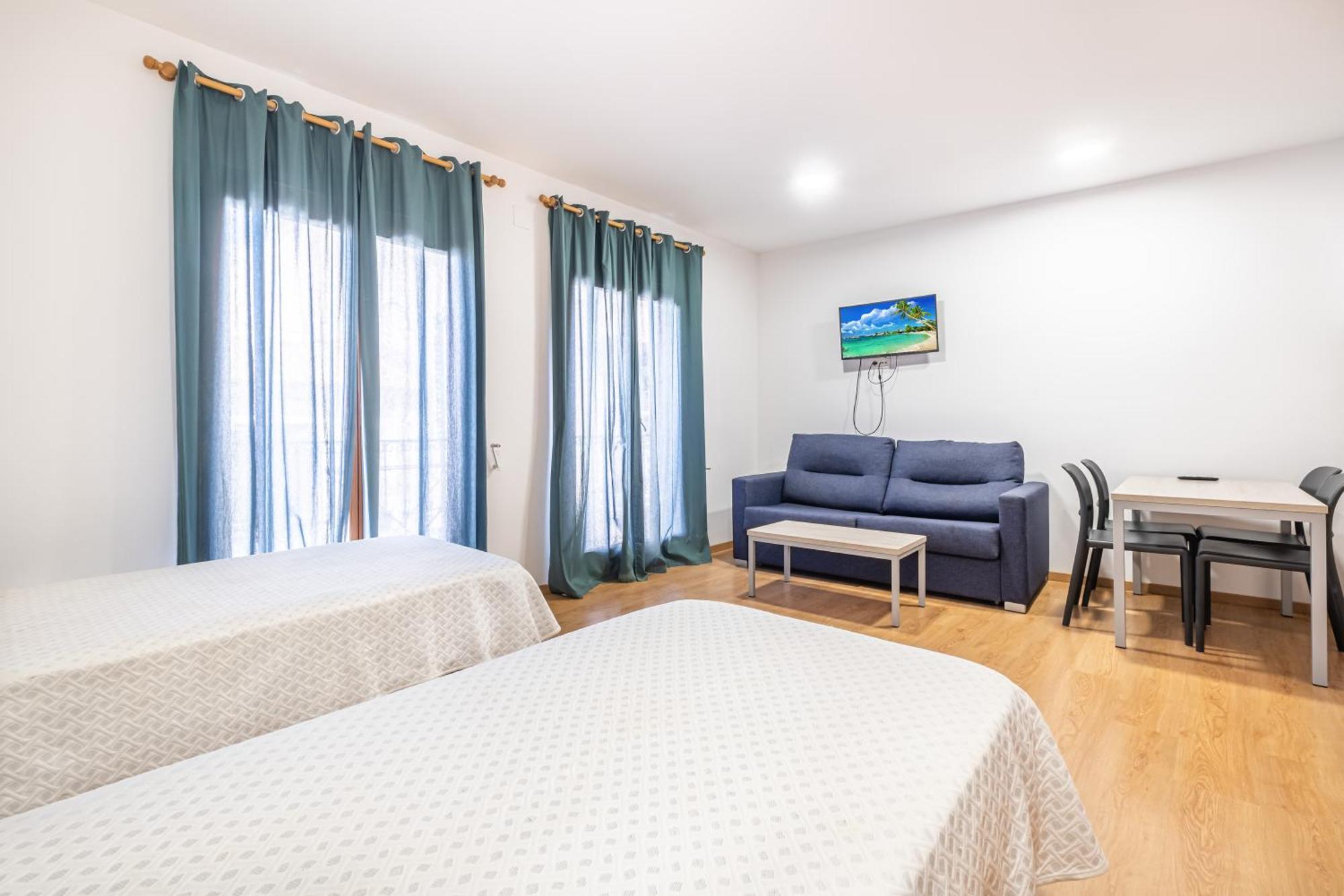 Apartamentos El Castell (Adults Only) Бенидорм Екстериор снимка