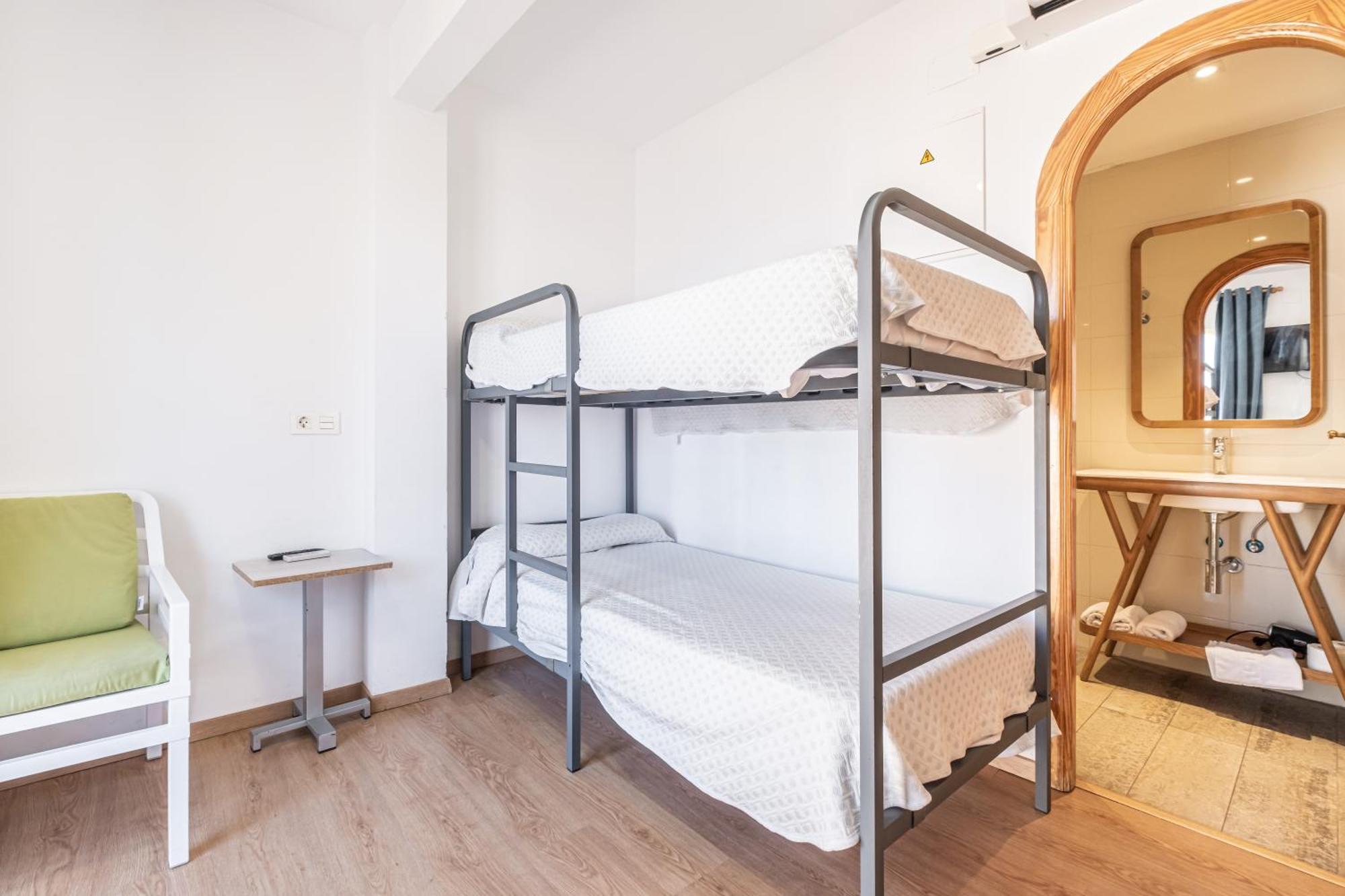 Apartamentos El Castell (Adults Only) Бенидорм Екстериор снимка